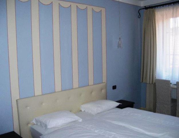 Hotel Casa Arizzoli Cannobio Quarto foto